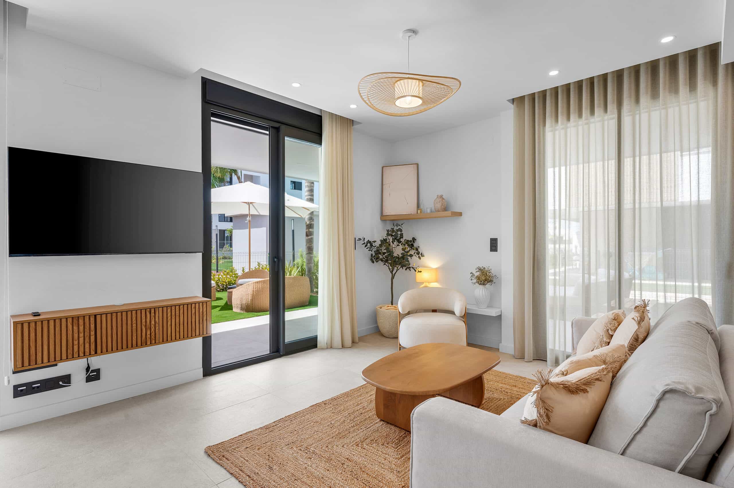 Living room to the garden